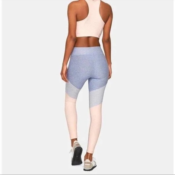 Outdoor Voices Pants - Outdoor Voices 7/8 Spring Leggings‎ size Medium pink lavender blue